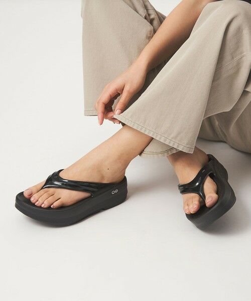 green label relaxing / グリーンレーベル リラクシング サンダル | ＜OOFOS＞OOmega / ウーメガ（BLACK）