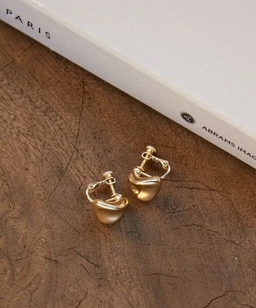 green label relaxing / グリーンレーベル リラクシング ピアス・イヤリング | 【WEB限定】三角 メルティ プレート イヤリング | 詳細1