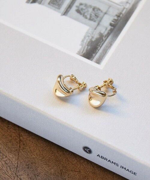 green label relaxing / グリーンレーベル リラクシング ピアス・イヤリング | 【WEB限定】三角 メルティ プレート イヤリング（GOLD）