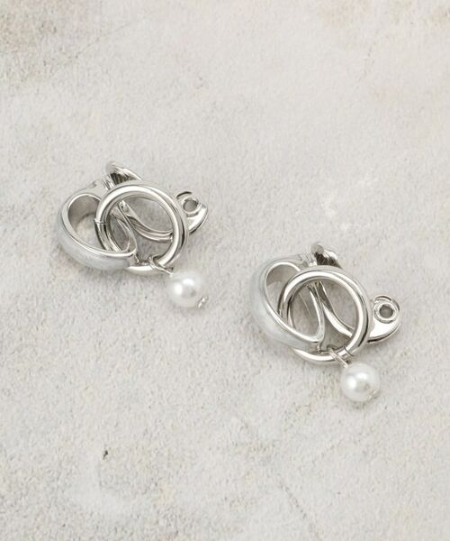 grove / グローブ ピアス・イヤリング | 【痛くなりにくい】エポメタルリングパール調イヤリング | 詳細1