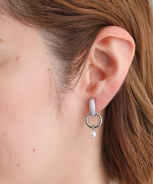 grove / グローブ ピアス・イヤリング | 【痛くなりにくい】エポメタルリングパール調イヤリング | 詳細5