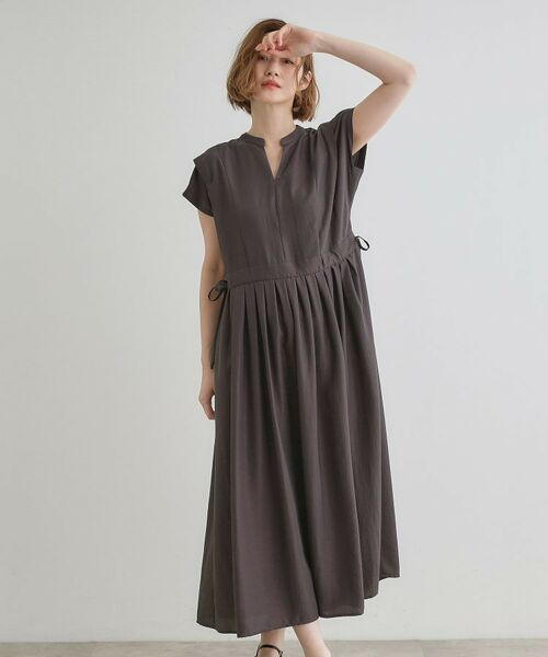 grove / グローブ ロング・マキシ丈ワンピース | 【晴れの日も雨の日も】撥水タックワンピース | 詳細1