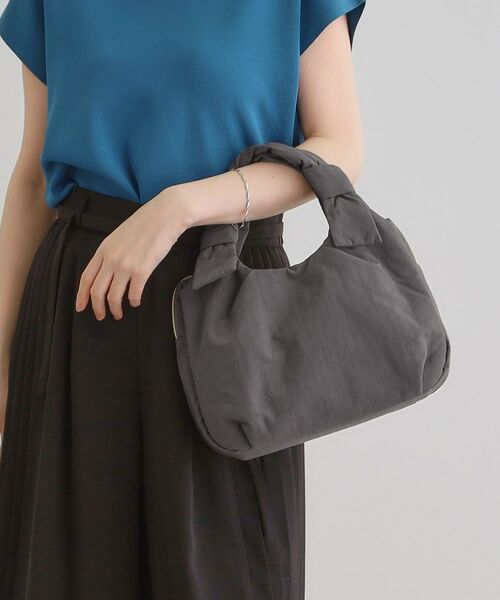 grove / グローブ トートバッグ | 【晴れの日も雨の日も】撥水アオリハンドルノットナイロン2WAYトート(チャコールグレー(013))