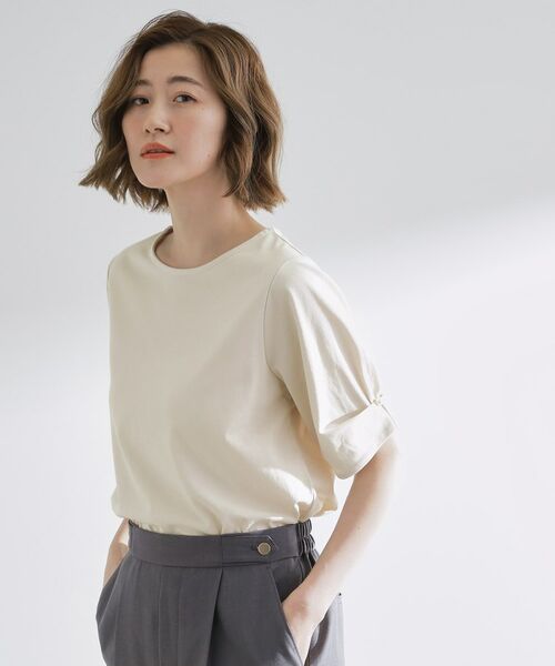 grove / グローブ カットソー | きちんと感と女性らしさ、二の腕カバーが一枚で叶う　袖口パール調ボタンプルオーバー | 詳細1