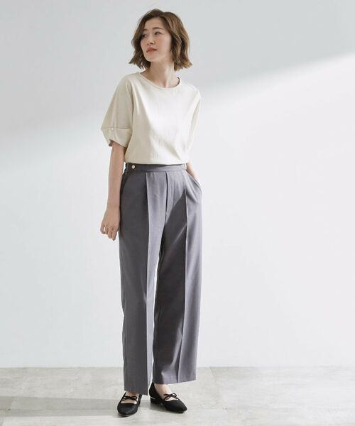 grove / グローブ カットソー | きちんと感と女性らしさ、二の腕カバーが一枚で叶う　袖口パール調ボタンプルオーバー | 詳細3