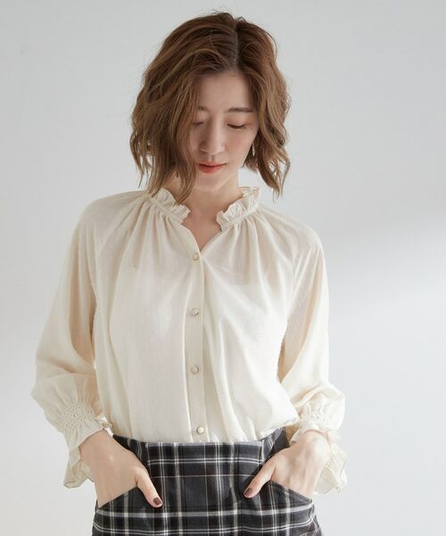 grove/グローブ 衿もとすっきり一枚で映える 涼しげ秋色チェックブラウス オフホワイト(003) 01(S) grove/グローブ 衿もとすっきり一枚で映える 涼しげ秋色チェックブラウス オフホワイト(003) 01(S)