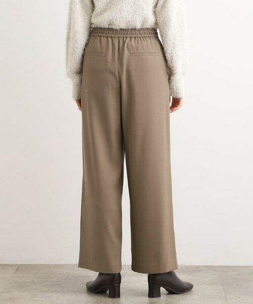 grove / グローブ パンツ | きれい見えとリラックス感を両立。秋の大人カジュアルに効くイージーパンツ | 詳細16