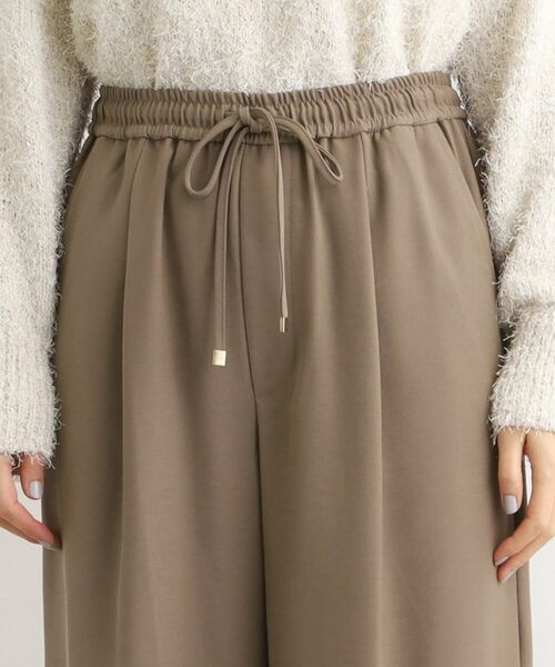 grove / グローブ パンツ | きれい見えとリラックス感を両立。秋の大人カジュアルに効くイージーパンツ | 詳細17