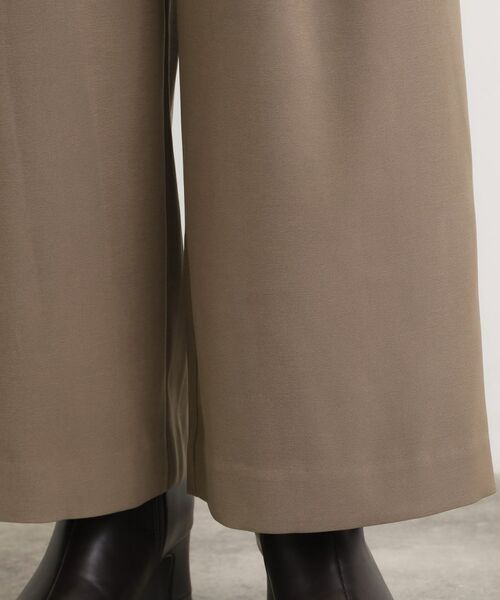 grove / グローブ パンツ | きれい見えとリラックス感を両立。秋の大人カジュアルに効くイージーパンツ | 詳細20