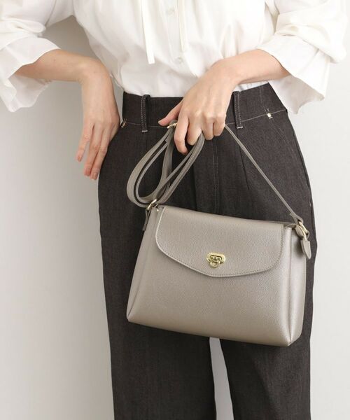 grove / グローブ ショルダーバッグ | 人間工学フラップ3層ショルダー(ブラックシルバー(009))