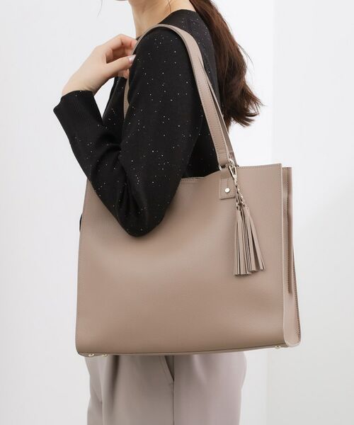 grove / グローブ トートバッグ | 【人間工学】ダブルタッセル中仕切りトート（トープ(054)）