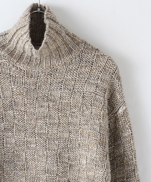 イタリア糸ミックスカラータートルネックセーター