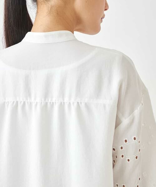 HIROKO BIS / ヒロコビス シャツ・ブラウス | アイレット刺繍デザインチュニックシャツ /洗える | 詳細4