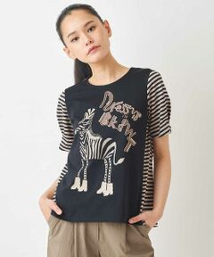 【自分自身の個性を活かしたおしゃれを楽しもう】メッセージ性のあるオリジナルプリントTシャツ<br><br>◆ デザイン･おすすめポイント ◆<br>シマウマが自分自身の模様を活かしてお洒落をしているPOPなイラストTシャツ。メッセージ部分には刺繍やスパンコールを合わせグレード感ある仕立てなのもポイントです。コンパクトな丈感とボーダー柄のジョイント切り替えで大人可愛い印象に。バックタックのふんわりシルエットで涼しげに着用頂けるおすすめのアイテムです。<br>model:H172 B81 W58 H86 着用サイズ:M<br><br>◆ 素材 ◆<br>コットン100%のシルケットバイオ加工素材を使用。美しい光沢とクリアな表面感で品のある滑らかさがポイントです。<br><br>-----------------------------------<br>透け感 : なし<br>伸縮性 : ややあり<br>光沢感 : ややあり<br>生地の厚さ : やや薄手<br>-----------------------------------