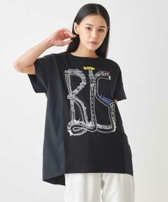 鳥や動物、植物と穏やかに共存する都市をB・I・Sで表現したオリジナルプリントTシャツ<br><br>◆ デザイン･おすすめポイント ◆<br>希少な超長綿を使用したハイゲージカットソーにドライタッチでさらりとした風合いのタイプライター素材をジョイント。ワイドシルエットの長丈フォルムでリラクシーに着用頂けるお作りです。BISロゴをCITYに見立てたアーティスティックなデザインが視線を集め、コーディネートをモードテイストに演出してくれます。<br>model:H172 B81 W58 H86 着用サイズ:M<br><br>◆ 素材 ◆<br>滑らかなハリ感と艶のあるスムース素材を使用。希少なコットン素材で上質感があり、タイプライタージョイントで軽やかな着心地です。<br><br>-----------------------------------<br>透け感 : なし<br>伸縮性 : 布帛部分なし、ジャージー部分あり<br>光沢感 : ややあり<br>生地の厚さ : ふつう<br>-----------------------------------