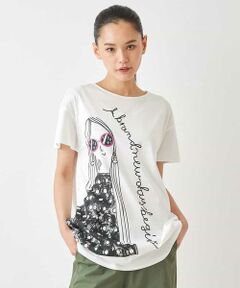 【新しい1日が始まるワクワクと希望を表現】メッゼージプリントアートTシャツ<br><br>◆ デザイン･おすすめポイント ◆<br>サングラスの女の子を脇続きで大胆にプリントしたアートマインドを上げてくれる一枚。刺繍やスパンコールで立体ポイントを付けたアクセントカラーがポイントです。滑らかで優しい肌触りとリラクシーなチュニックフレアシルエット。コンパクトボトムと合わせてデイリー使いにも重宝するおすすめのアイテムです。<br>model:H172 B81 W58 H86 着用サイズ:M<br><br>◆ 素材 ◆<br>希少繊維スーピマコットンを使用したソフトタッチで柔らかい質感のストレッチ素材。綺麗な表情のバイオシル加工でクオリティの高い日本製です。<br><br>-----------------------------------<br>透け感 : なし<br>伸縮性 : なし<br>光沢感 : ややあり<br>生地の厚さ : ふつう<br>-----------------------------------