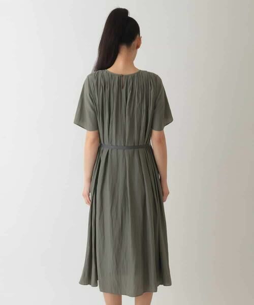HIROKO BIS / ヒロコビス ロング・マキシ丈ワンピース | タックデザインワンピース /洗濯機で洗える | 詳細2