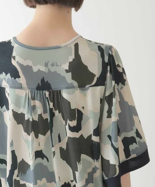 HIROKO BIS / ヒロコビス カットソー | 迷彩フラワーフレアスリーブカットソー /洗濯機で洗える | 詳細4