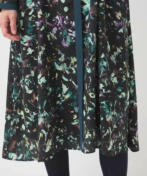 HIROKO BIS / ヒロコビス ロング・マキシ丈ワンピース | リーフプリントバンドカラーワンピース /洗濯機で洗える | 詳細10