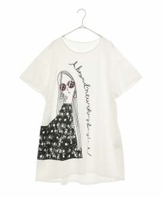 【新しい1日が始まるワクワクと希望を表現】メッゼージプリントアートTシャツ<br><br>◆ デザイン･おすすめポイント ◆<br>サングラスの女の子を脇続きで大胆にプリントしたアートマインドを上げてくれる一枚。刺繍やスパンコールで立体ポイントを付けたアクセントカラーがポイントです。滑らかで優しい肌触りとリラクシーなチュニックフレアシルエット。コンパクトボトムと合わせてデイリー使いにも重宝するおすすめのアイテムです。<br>model:H172 B81 W58 H86 着用サイズ:M<br><br>◆ 素材 ◆<br>希少繊維スーピマコットンを使用したソフトタッチで柔らかい質感のストレッチ素材。綺麗な表情のバイオシル加工でクオリティの高い日本製です。<br><br>-----------------------------------<br>透け感 : なし<br>伸縮性 : なし<br>光沢感 : ややあり<br>生地の厚さ : ふつう<br>-----------------------------------