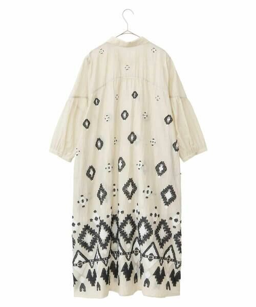 HIROKO BIS GRANDE / ヒロコビス グランデ ロング・マキシ丈ワンピース | 【大きいサイズ】エスニックモチーフドレス /洗える | 詳細1