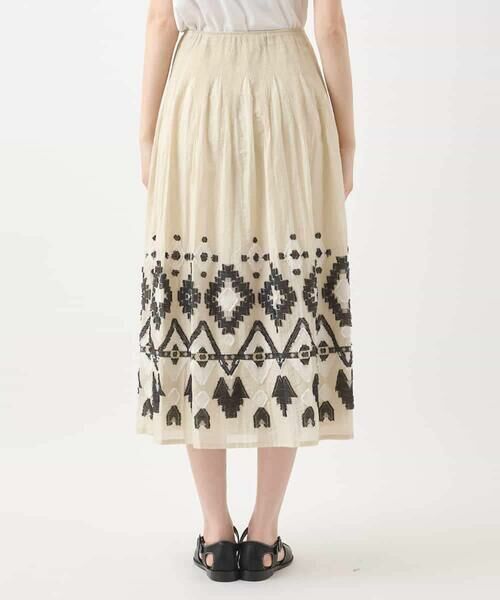 HIROKO BIS GRANDE / ヒロコビス グランデ ロング・マキシ丈スカート | 【大きいサイズ】エスニックモチーフシャーリングスカート /洗える | 詳細13