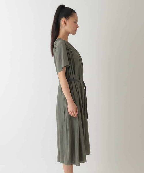 HIROKO BIS GRANDE / ヒロコビス グランデ ロング・マキシ丈ワンピース | 【大きいサイズ】タックデザインワンピース /洗濯機で洗える | 詳細13
