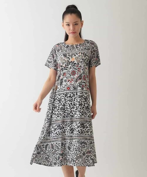 HIROKO BIS GRANDE / ヒロコビス グランデ ロング・マキシ丈ワンピース | 【大きいサイズ】フラワープリントAラインワンピース /洗濯機で洗える | 詳細10