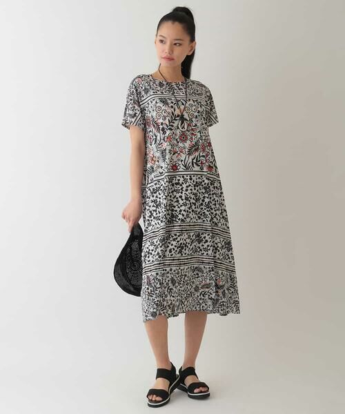 HIROKO BIS GRANDE / ヒロコビス グランデ ロング・マキシ丈ワンピース | 【大きいサイズ】フラワープリントAラインワンピース /洗濯機で洗える | 詳細11