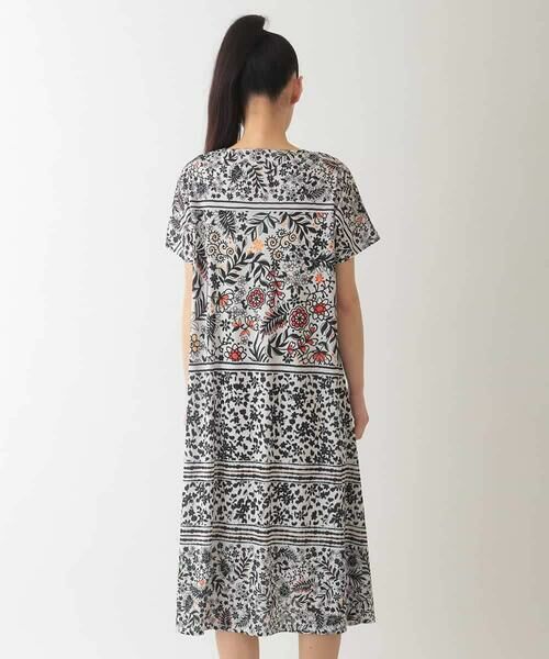 HIROKO BIS GRANDE / ヒロコビス グランデ ロング・マキシ丈ワンピース | 【大きいサイズ】フラワープリントAラインワンピース /洗濯機で洗える | 詳細9