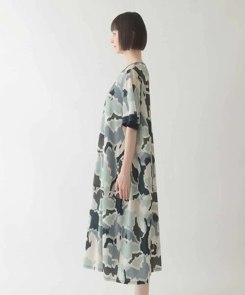 HIROKO BIS GRANDE / ヒロコビス グランデ ロング・マキシ丈ワンピース | 【大きいサイズ】迷彩フラワーコクーンデザインワンピース /洗濯機で洗える | 詳細7