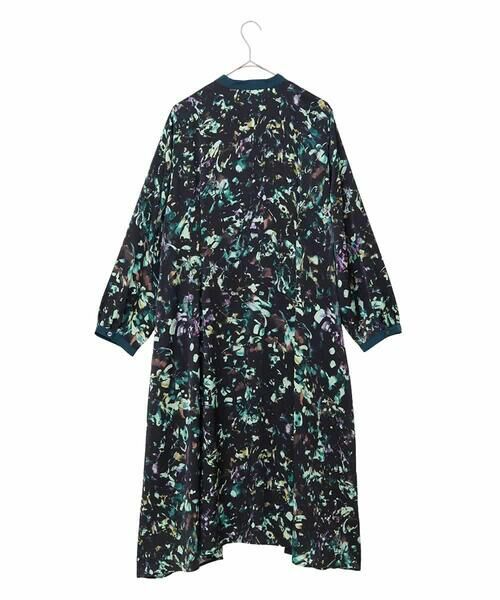 HIROKO BIS GRANDE / ヒロコビス グランデ ロング・マキシ丈ワンピース | 【大きいサイズ】リーフプリントバンドカラーワンピース /洗濯機で洗える | 詳細1