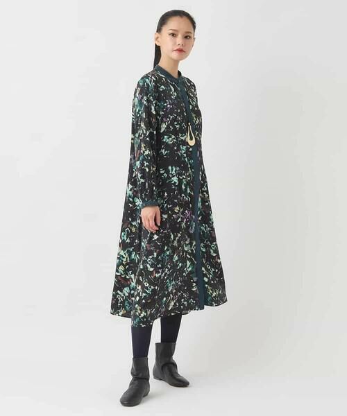 HIROKO BIS GRANDE / ヒロコビス グランデ ロング・マキシ丈ワンピース | 【大きいサイズ】リーフプリントバンドカラーワンピース /洗濯機で洗える | 詳細12