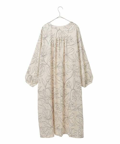 HIROKO BIS GRANDE / ヒロコビス グランデ ロング・マキシ丈ワンピース | 【大きいサイズ】ボタニカルモチーフピンタックワンピース | 詳細1