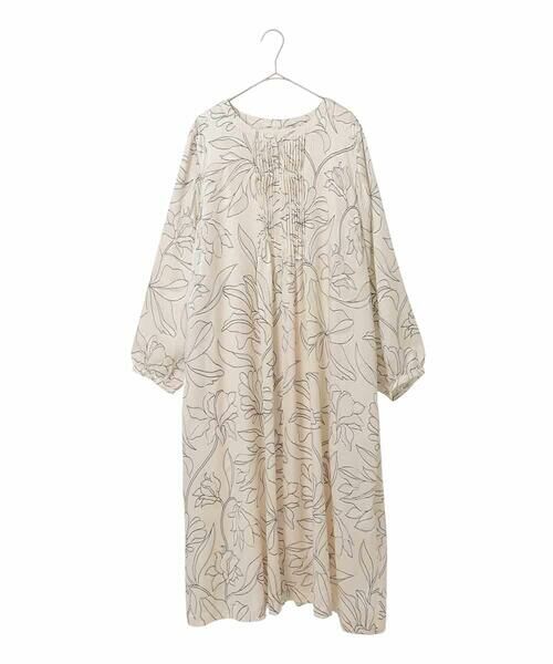 HIROKO BIS GRANDE / ヒロコビス グランデ ロング・マキシ丈ワンピース | 【大きいサイズ】ボタニカルモチーフピンタックワンピース（アイボリー）