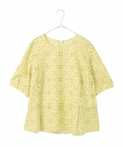 HIROKO BIS GRANDE / ヒロコビス グランデ シャツ・ブラウス | 【大きいサイズ】アイレット刺繍タックヘムブラウス（ライトイエロー）
