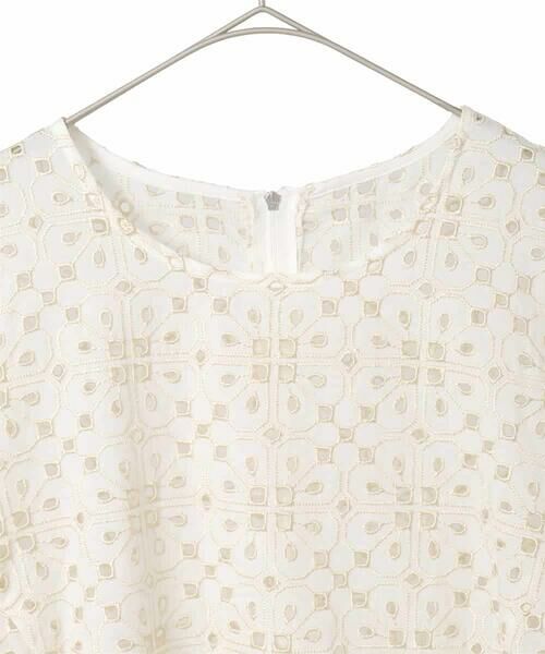 HIROKO BIS GRANDE / ヒロコビス グランデ シャツ・ブラウス | 【大きいサイズ】アイレット刺繍タックヘムブラウス | 詳細2