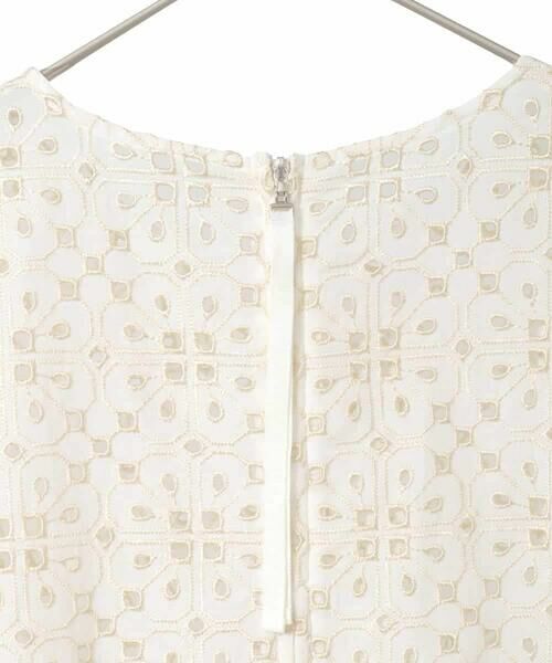 HIROKO BIS GRANDE / ヒロコビス グランデ シャツ・ブラウス | 【大きいサイズ】アイレット刺繍タックヘムブラウス | 詳細3