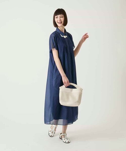 HIROKO BIS GRANDE / ヒロコビス グランデ ロング・マキシ丈ワンピース | 【大きいサイズ】サテンデニムピンタックデザインワンピース /洗える | 詳細22