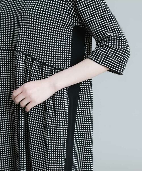 HIROKO KOSHINO / ヒロココシノ ロング・マキシ丈ワンピース | 【洗濯機で洗える/日本製】ドットパターンワンピース | 詳細5