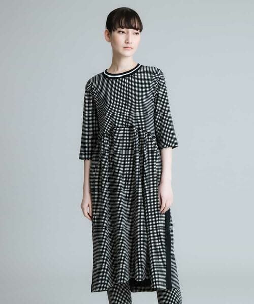 HIROKO KOSHINO / ヒロココシノ ロング・マキシ丈ワンピース | 【洗濯機で洗える/日本製】ドットパターンワンピース(ブラック)
