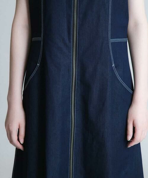 HIROKO KOSHINO / ヒロココシノ ロング・マキシ丈ワンピース | 【洗濯機で洗える/日本製】ステッチアクセントデニムワンピース | 詳細8