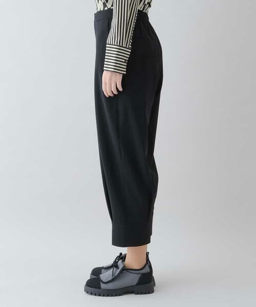 HIROKO KOSHINO / ヒロココシノ チノ・ワークパンツ | 【洗濯機で洗える】タックデザインパンツ | 詳細1