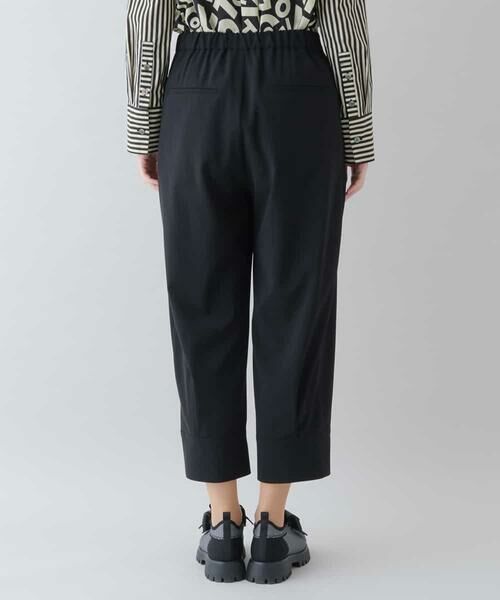 HIROKO KOSHINO / ヒロココシノ チノ・ワークパンツ | 【洗濯機で洗える】タックデザインパンツ | 詳細2