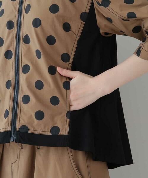 HIROKO KOSHINO / ヒロココシノ シャツ・ブラウス | 【洗濯機で洗える】水玉柄ジップアップタフタブラウス | 詳細7