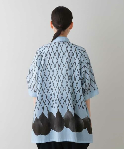 HIROKO KOSHINO / ヒロココシノ シャツ・ブラウス | 【洗える/日本製】洋梨パネルプリントデザインシャツ | 詳細2