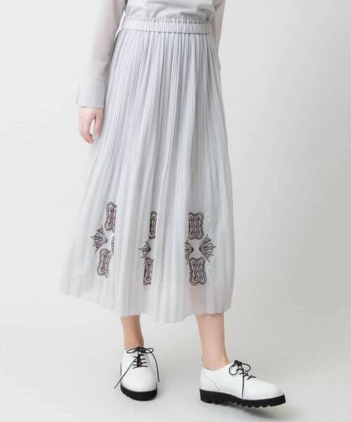 HIROKO KOSHINO/ヒロココシノ モチーフ刺繍プリーツスカート /洗える ベージュ M HIROKO KOSHINO/ヒロココシノ モチーフ刺繍プリーツスカート /洗える ベージュ M