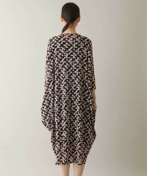 HIROKO KOSHINO / ヒロココシノ ロング・マキシ丈ワンピース | 幾何プリントチュールジャージーワンピース /日本製/洗える | 詳細4