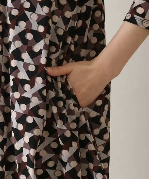 HIROKO KOSHINO / ヒロココシノ ロング・マキシ丈ワンピース | 幾何プリントチュールジャージーワンピース /日本製/洗える | 詳細8