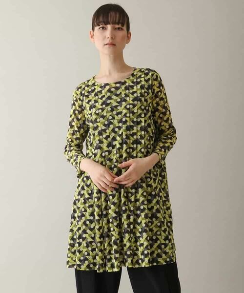 HIROKO KOSHINO/ヒロココシノ 幾何プリントチュールジャージーチュニック /日本製/洗える ライトイエロー M HIROKO KOSHINO/ヒロココシノ 幾何プリントチュールジャージーチュニック /日本製/洗える ライトイエロー M